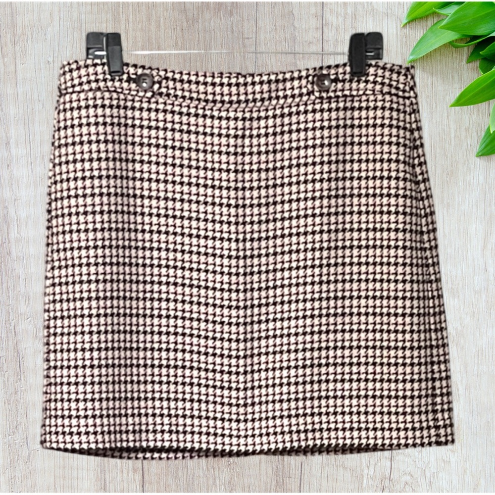 ANN TAYLOR LOFT MINI SKIRT